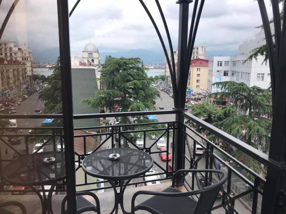 Hotel Light Palace บาทูมิ ภายนอก รูปภาพ